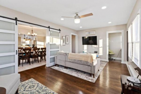 Chic & Spacious Fully Equipped 2BD Apt W/Parking